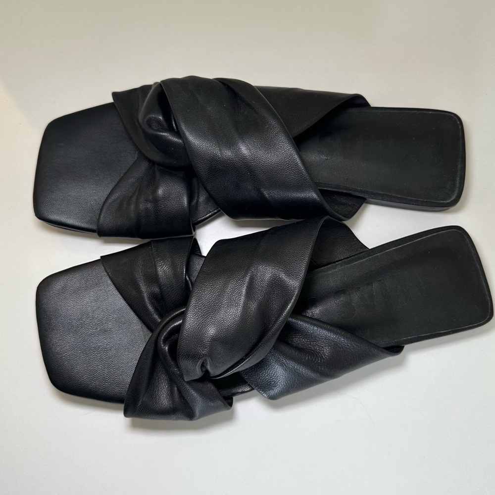 Alias Mae Black Leather Knot Slide Sandals Square Toe Minimalist Size 36 NWT - Picture 2 of 2